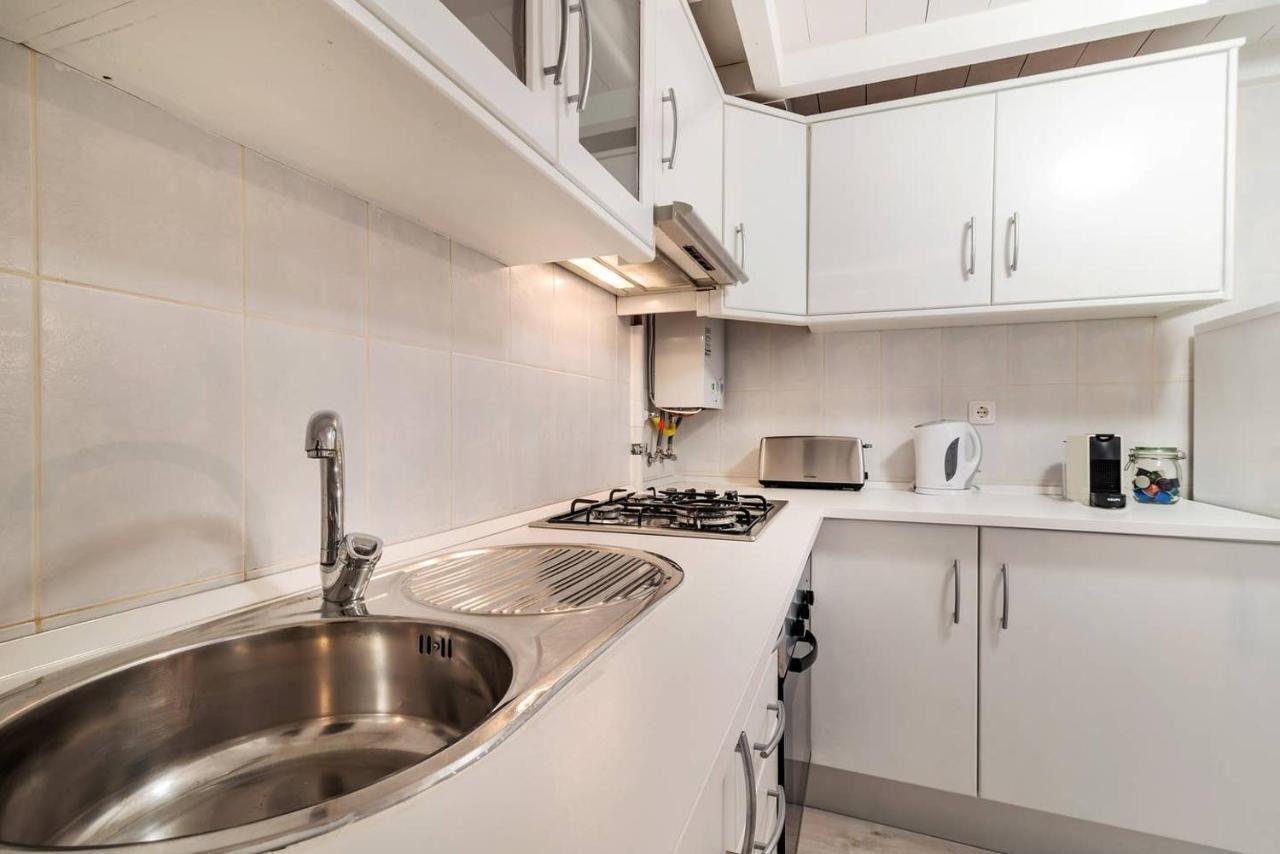 Urban & Trendy Duplex Close To Lx Factory By Trip2portugal Lejlighed